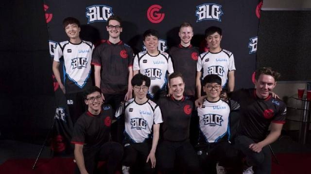 众陷入了短 众陷入了短