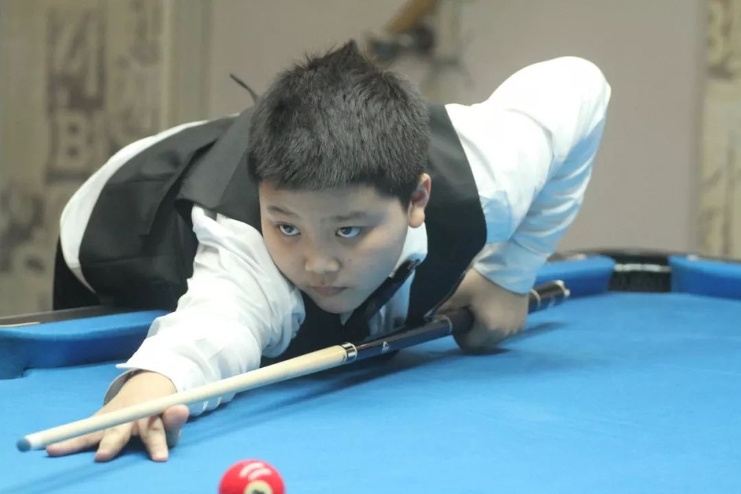 后场球员的 后场球员的